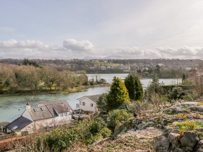 Swn Y Wylan, Menai Bridge