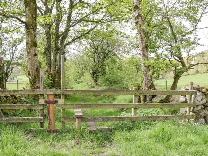 Shundraw Cottage in Threlkeld, Cumbria, ground-floor bedroom, Smart TVs, dog-friendly, close to shop