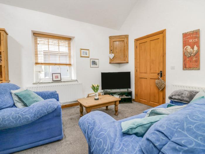 Shundraw Cottage in Threlkeld, Cumbria, ground-floor bedroom, Smart TVs, dog-friendly, close to shop
