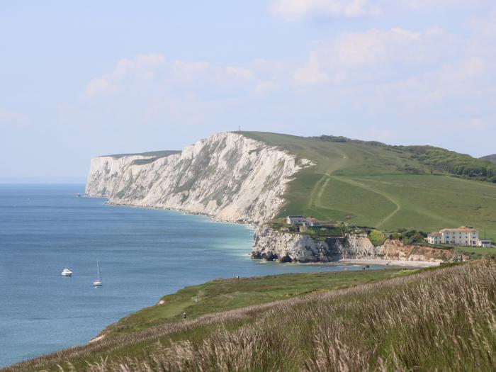 The Coach House, Brighstone, Isle of Wight, family-friendly, pets, near the coast, In AONB, stylish,