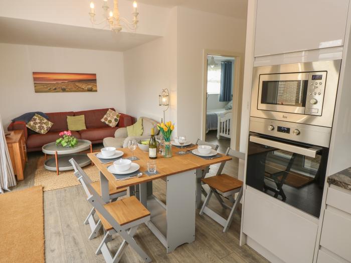 The Coach House, Brighstone, Isle of Wight, family-friendly, pets, near the coast, In AONB, stylish,