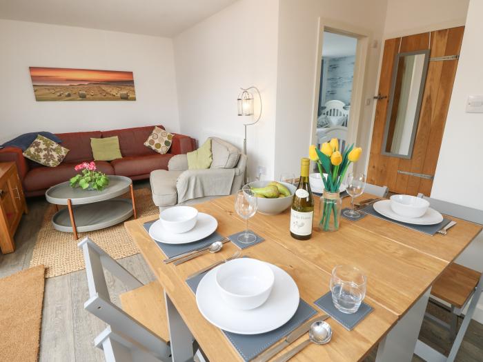 The Coach House, Brighstone, Isle of Wight, family-friendly, pets, near the coast, In AONB, stylish,