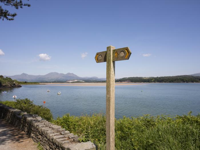 St Agnes, Borth-Y-Gest