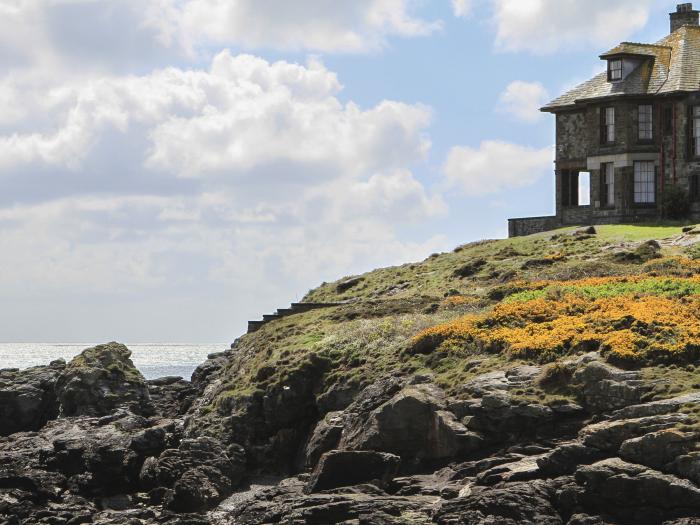 Angorfa, Trearddur Bay