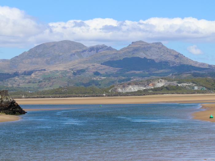 Bryn Y Mor,  Borth Y Gest, Borth-Y-Gest