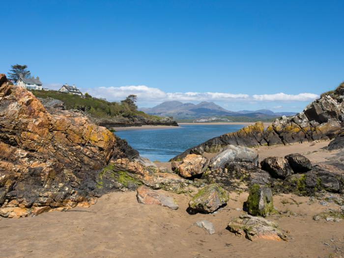 Bryn Y Mor,  Borth Y Gest, Borth-Y-Gest