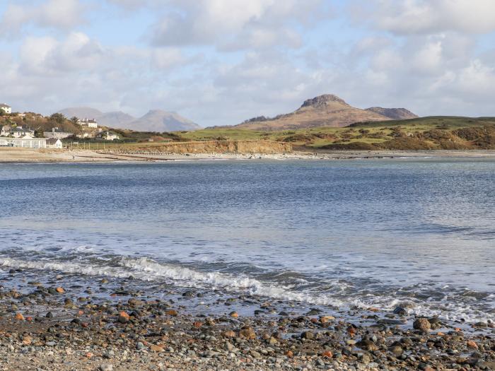 Swn y Mor (Sound of the Sea), Criccieth