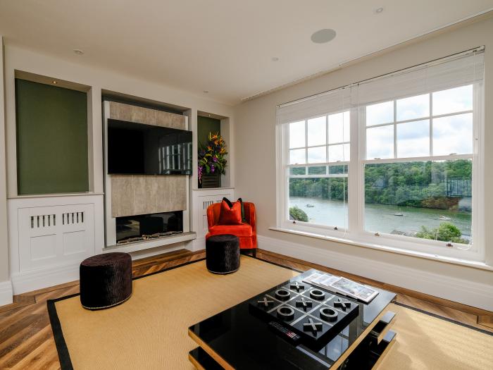 Rivergarth, Malpas, Cornwall. Bedrooms with en-suites. Smart TVs. Pet-friendly. Barbecue. Open plan.