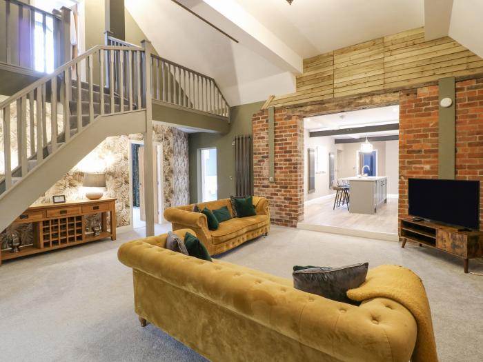 Hunters Lodge, Belper, Derbyshire, Peak District, Open-plan, Mezzanine, Hot tub, Barbecue, Smart TV.