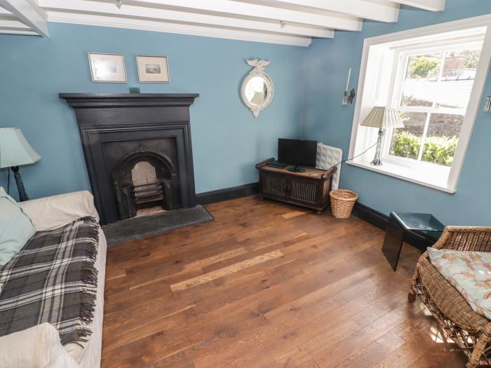 Patty's Cottage, Little Haven, Sir Benfro. character. One bedroom. Two floors. Washing machine