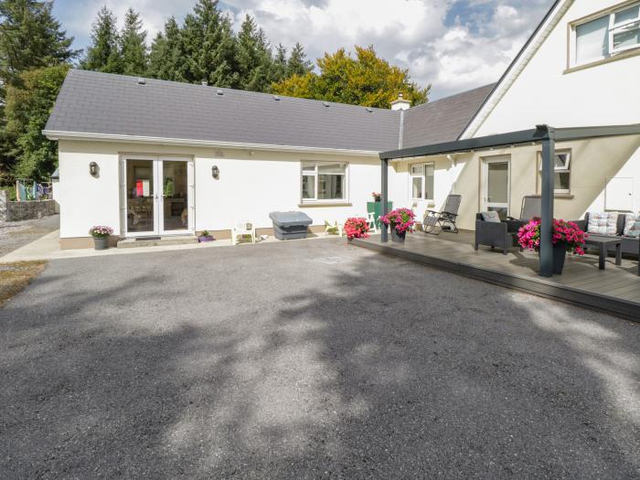 Forest House near Tuam, County Galway. Single-storey annex. Ideal for couples. Off-road parking. TV.