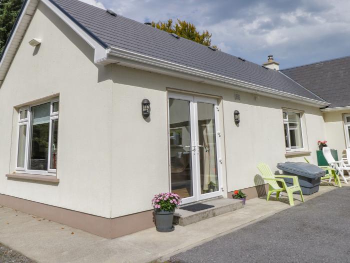 Forest House near Tuam, County Galway. Single-storey annex. Ideal for couples. Off-road parking. TV.