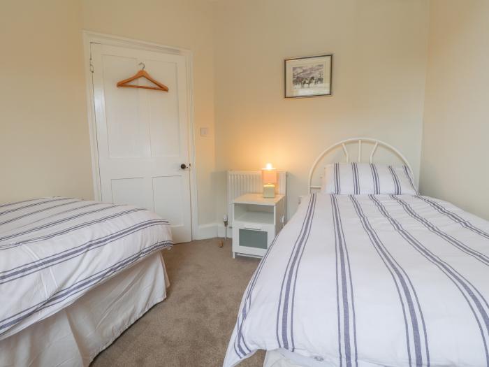 Neverndale, Newport, Pembrokeshire, Over three floors, Close to amenities, Off-road parking, Seaside