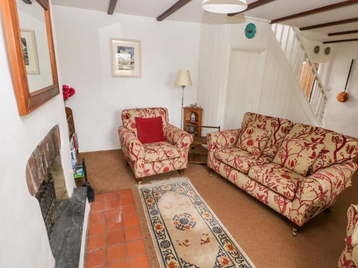 Ty Canol is in Mathry, Pembrokeshire. 2 bedrooms. Dog-friendly. Close to Pembrokeshire National Park