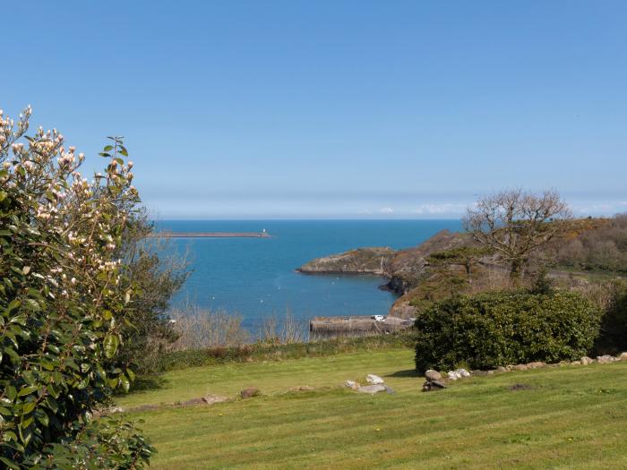 The Rock House, Fishguard, Pembrokeshire. Five-bedroom home near harbour and amenities. Pet-friendly