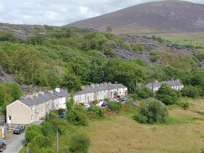 5 Tai Nantlle, Penygroes