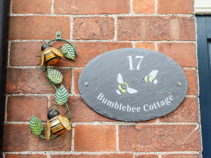 Bumble Bee Cottage, Alford