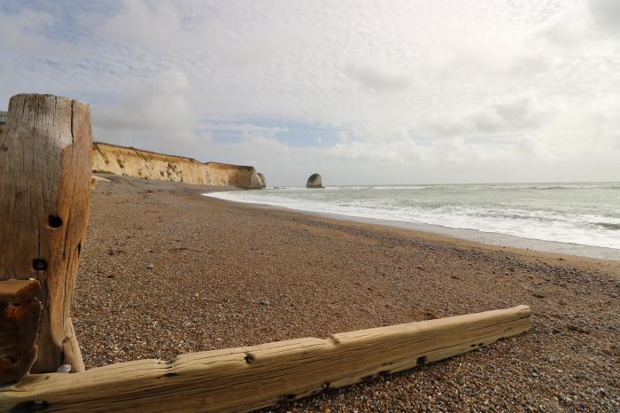 Larch Lodge, Totland