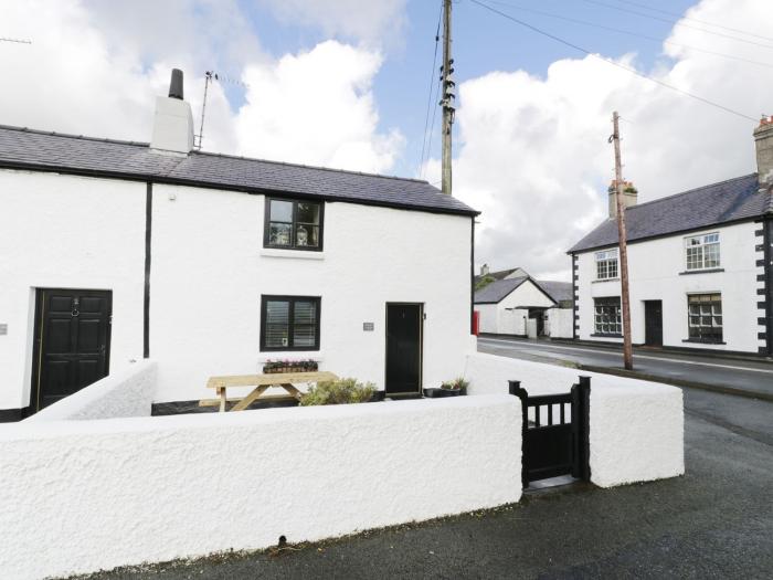 Menai Cottage, Brynsiencyn, Isle Of Anglesey