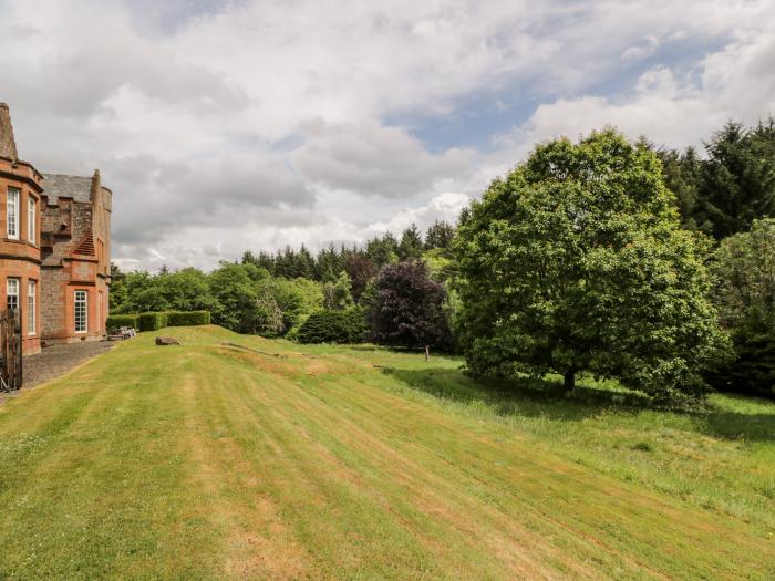 Apartment 2, is in Buchlyvie, Stirling in Scotland. Woodburning stove. Off-road parking. Near a shop