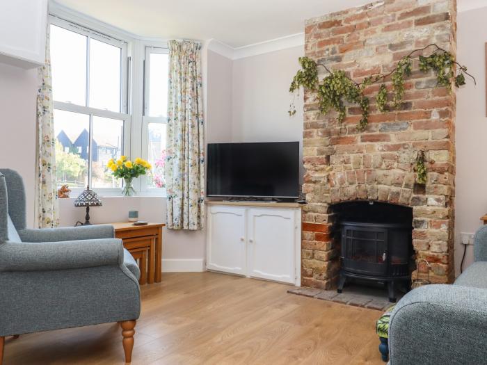46 By The Creek, Faversham, Kent. Two-bedroom home with riverside views. Enclosed garden. Near AONB.