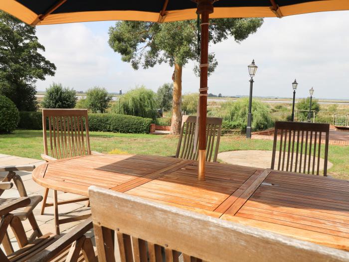 Waveney View Cottage, Burgh Castle