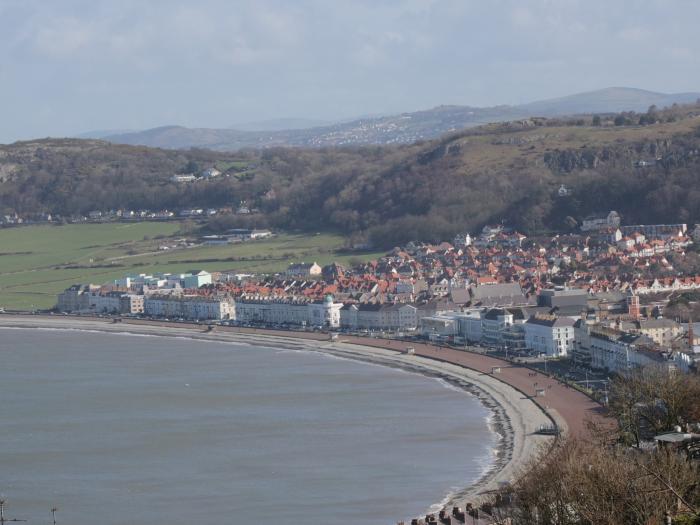 Orme's Edge @ No 9, Llandudno