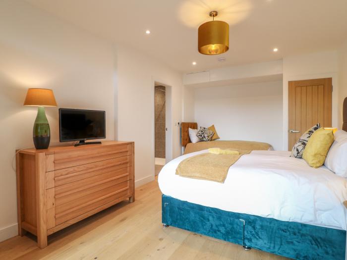 Oakwood House in Tansley near Matlock, Derbyshire. Smart TV. En-suite bedrooms. 5bedroom. WiFi