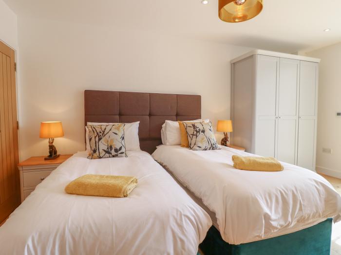 Oakwood House in Tansley near Matlock, Derbyshire. Smart TV. En-suite bedrooms. 5bedroom. WiFi