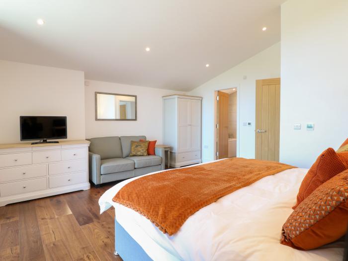 Oakwood House in Tansley near Matlock, Derbyshire. Smart TV. En-suite bedrooms. 5bedroom. WiFi