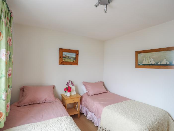 27 Llwyn Gwalch Estate, Morfa Nefyn