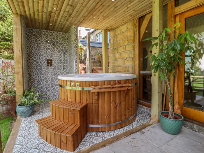 Dean Mews in Old Bramhope near Horsforth, West Yorkshire. Wood-fired Hot tub. Ample off-road parking