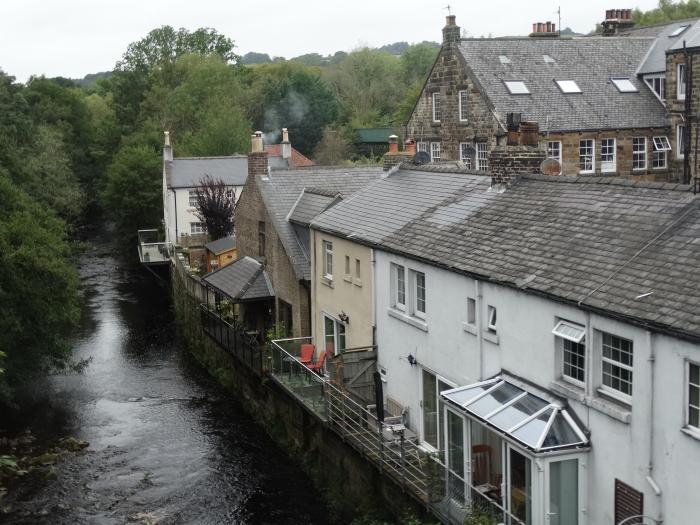 Riverbank View in Grosmont, North Yorkshire, close to amenities, in National Park, woodburning stove