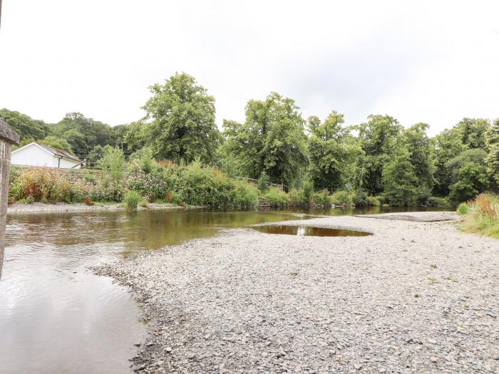 Pen Y Bont, Llanfair Talhaiarn