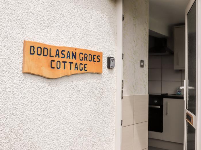Bodlasan Groes Cottage, Llanfachraeth