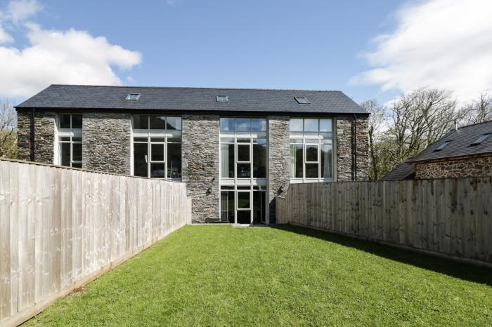 2 Pensyflog Barns, Porthmadog