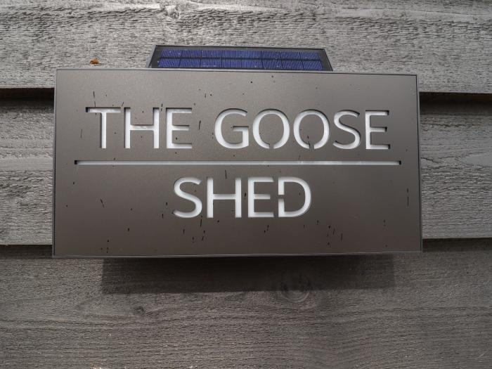 The Goose Shed, Adisham near Wingham, Kent. Off-road parking. Canterbury. Working farm. Pets welcome