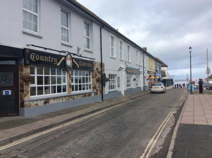 The Lobster Pot, Westward Ho!, Devon, Smart TV, underfloor heating, close to a beach and amenities.