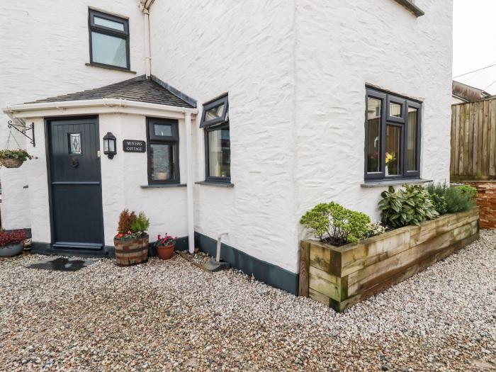 Miners cottage, St Austell, Cornwall, close to beach, patio, ample off-road parking and dog-friendly