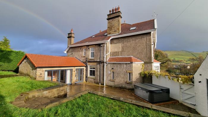Mainsfield, near Settle, North Yorkshire. Luxury, eight bedroom property set over three floors. WiFi