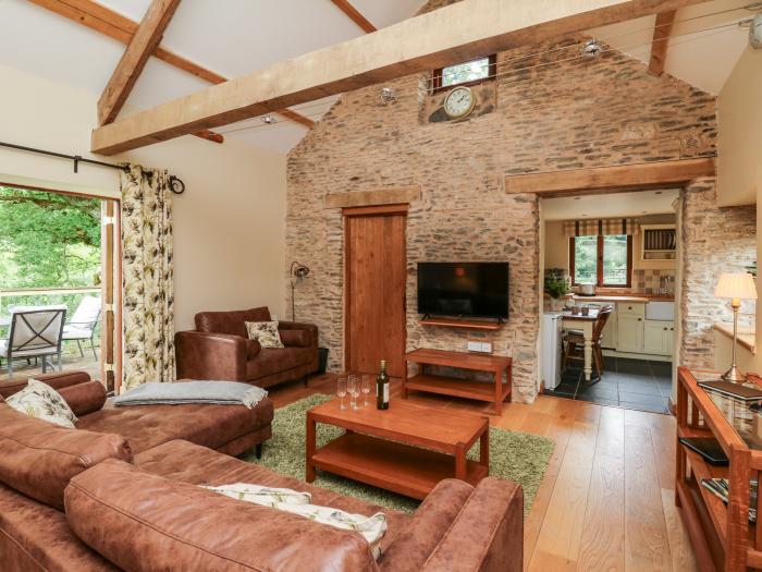 Nant Glas is nr Lampeter, Carmarthenshire. Two-bedroom cottage with private balcony and rural views.