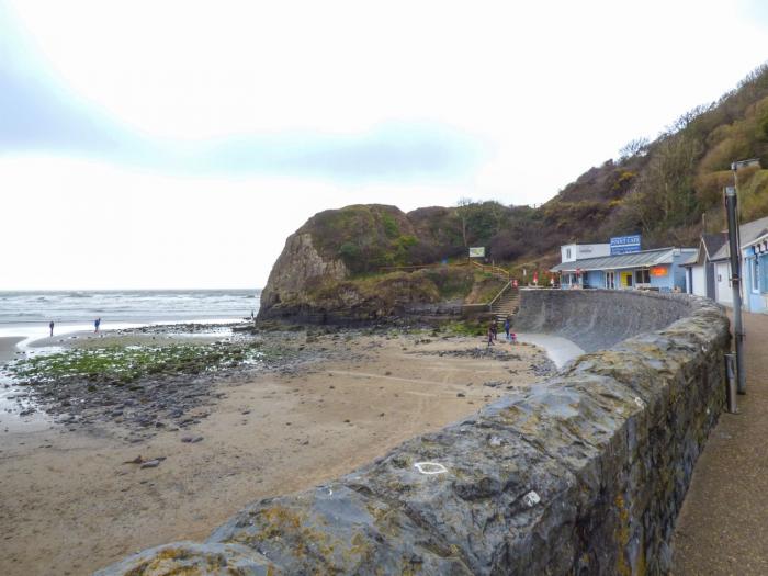 Llygaid Yr Haul, Pendine