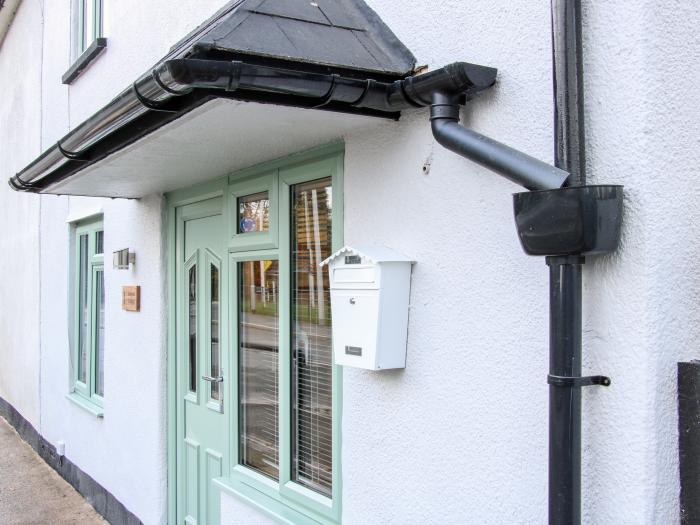 1 Sarnwen Cottages, Four Crosses