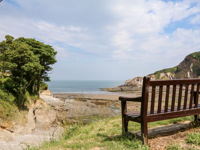 Ochenta, Combe Martin