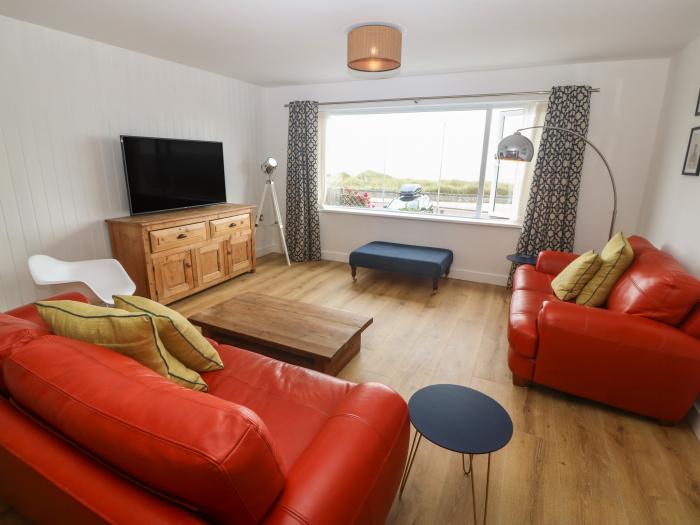 Beachfront Apartment, Pwllheli