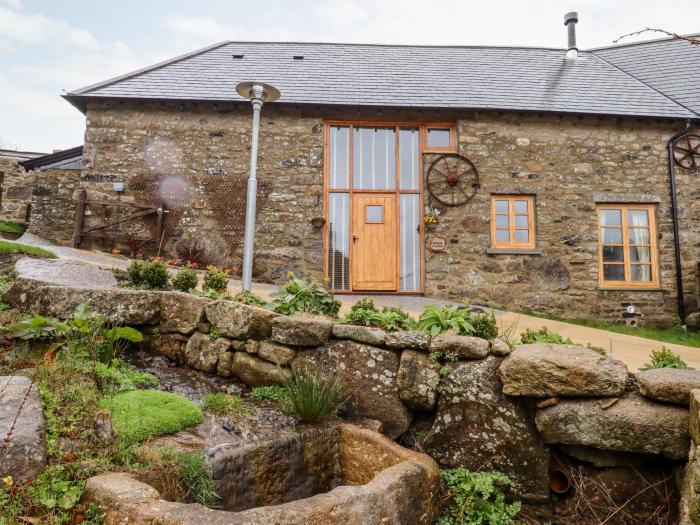 Bagtor Granary, Ilsington, Devon, on working farm, in National Park, hot tub, woodburning stove,3bed