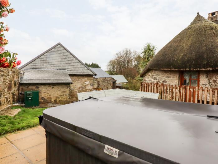 Bagtor Granary, Ilsington, Devon, on working farm, in National Park, hot tub, woodburning stove,3bed