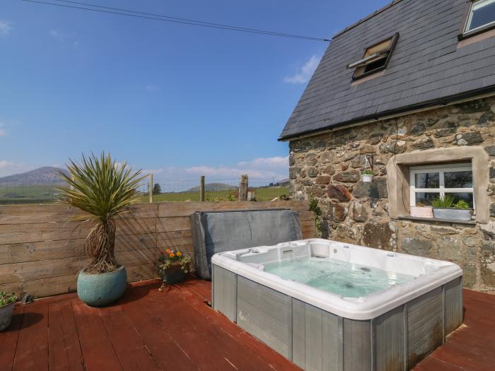 Cefnbron is in Trefor, Gwynedd, North Wales, hot tub, off-road parking, near a National Park, rural.