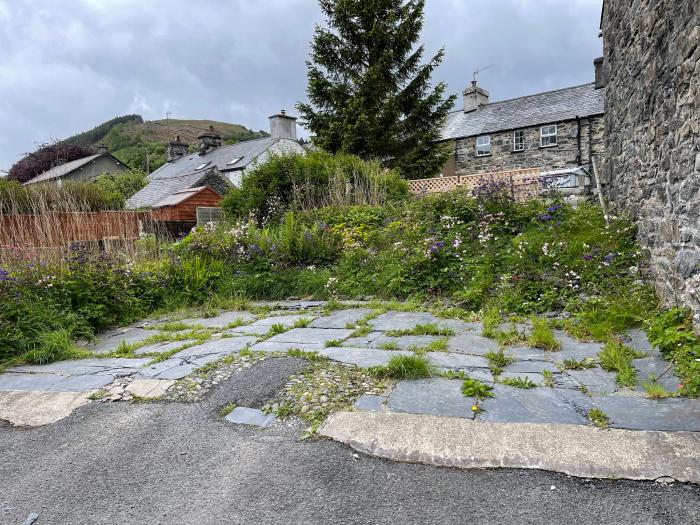 White Roses Retreat, Penmachno