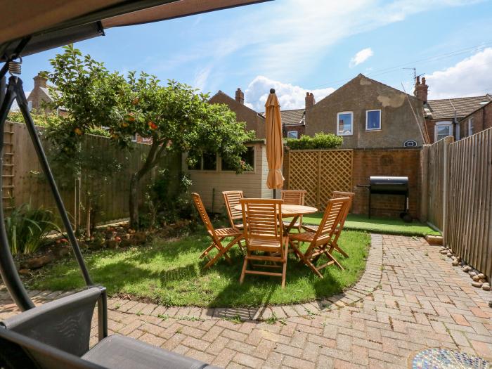 Apple Tree House is in Hunstanton, Norfolk. Pet-friendly. Near amenities and beach. Enclosed garden.